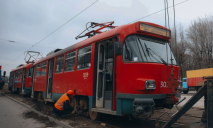 Движение транспорта остановлено: в Днепре трамвай №12 сошел с рельсов