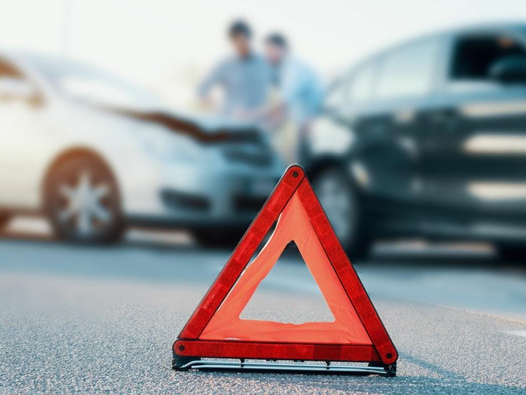 Новости Днепра про Нова аварія на Набережній Перемоги: зіштовхнулися Volkswagen та Renault (ФОТО)