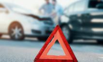 Новая авария на Набережной Победы: столкнулись Volkswagen и Renault (ФОТО)