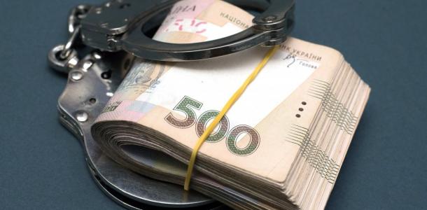 В Каменском хулиган, который применял оружие, пытался подкупить следователя за 120 тыс. гривен