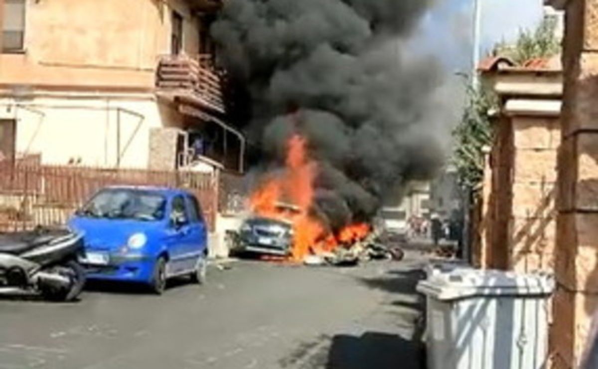 Новости Днепра про У передмісті Риму зіткнулися два літаки ВПС Італії: є загиблі