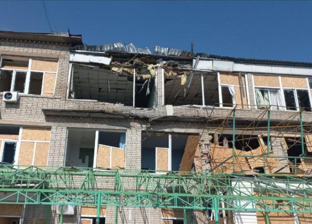 Новости Днепра про Погибли люди, разрушены дома: враг обстрелял Червоногригорьевскую громаду на Днепропетровщине