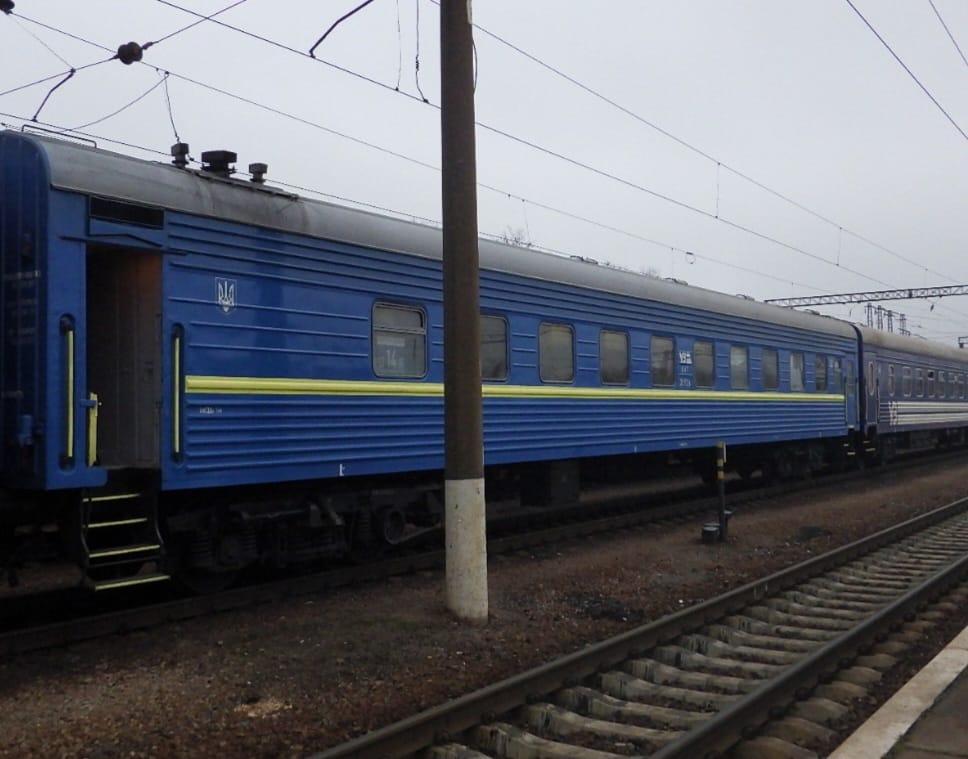 Новости Днепра про Довелося екстрено зупиняти потяг: на Дніпропетровщині за замах на вбивство затримали 36-річного підозрюваного