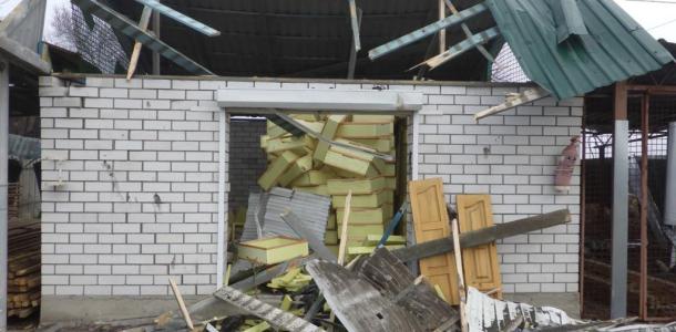 За минувшие сутки оккупанты четыре раза атаковали Никопольский район: полиция показала последствия