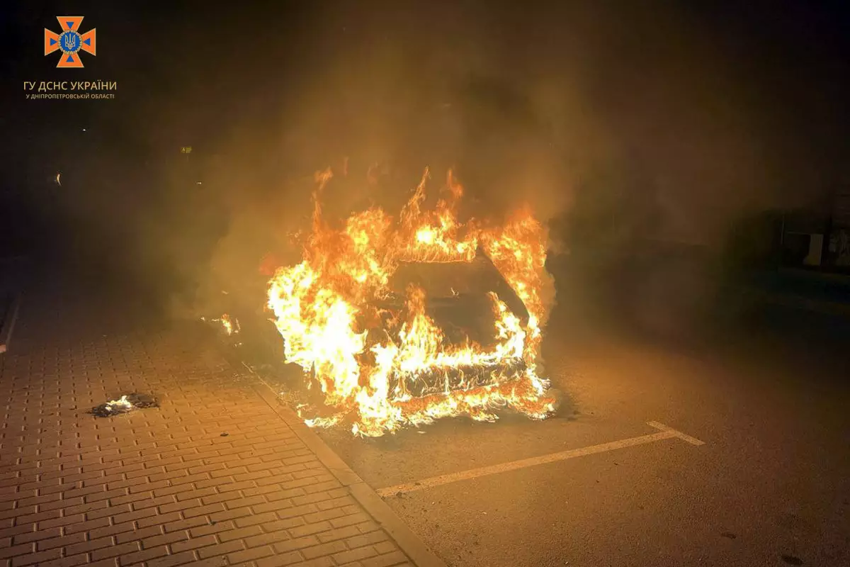 Новости Днепра про В Днепре ночью на Донецком шоссе горел Hyundai (ФОТО)