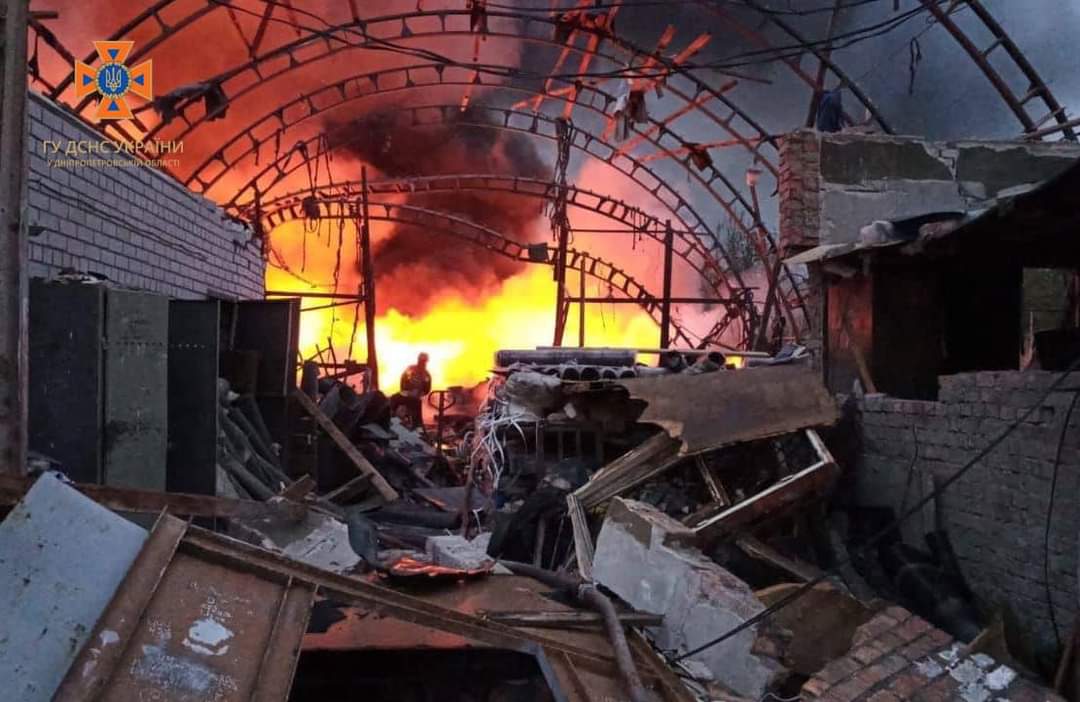 Новости Днепра про Ракетные удары по Днепру 28 апреля: ГСЧС рассказала о последствиях атаки