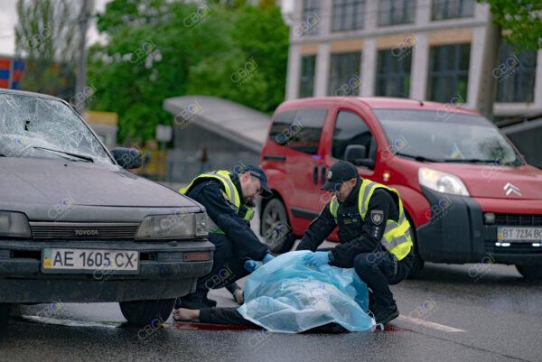Новости Днепра про В центре Кривого Рога 18-летний водитель насмерть сбил прохожего (ФОТО)