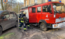 В Днепре горела квартира в многоэтажке: 12 спасателей тушили пожар