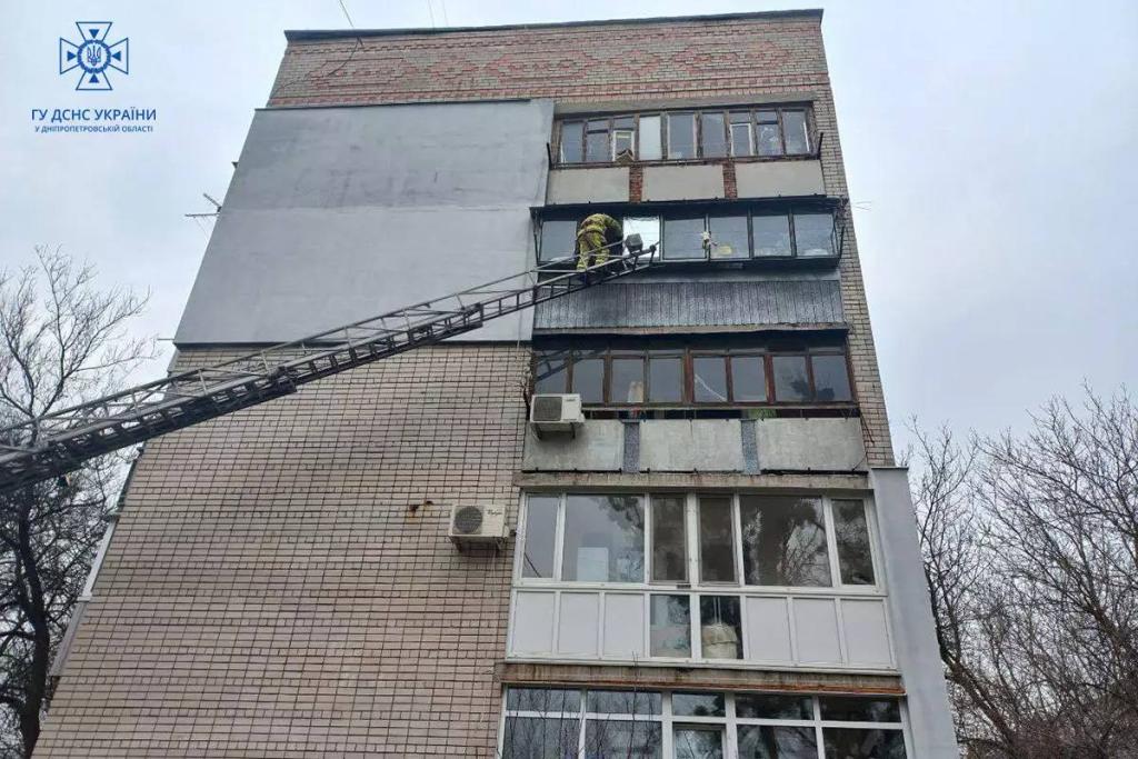 Новости Днепра про В Новомосковске двухлетний ребенок закрылся сам в квартире: пришлось вызывать спасателей
