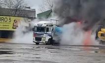 В сети показали кадры с водителем, который отогнал горящий бензовоз от АТП в Днепре (ВИДЕО)