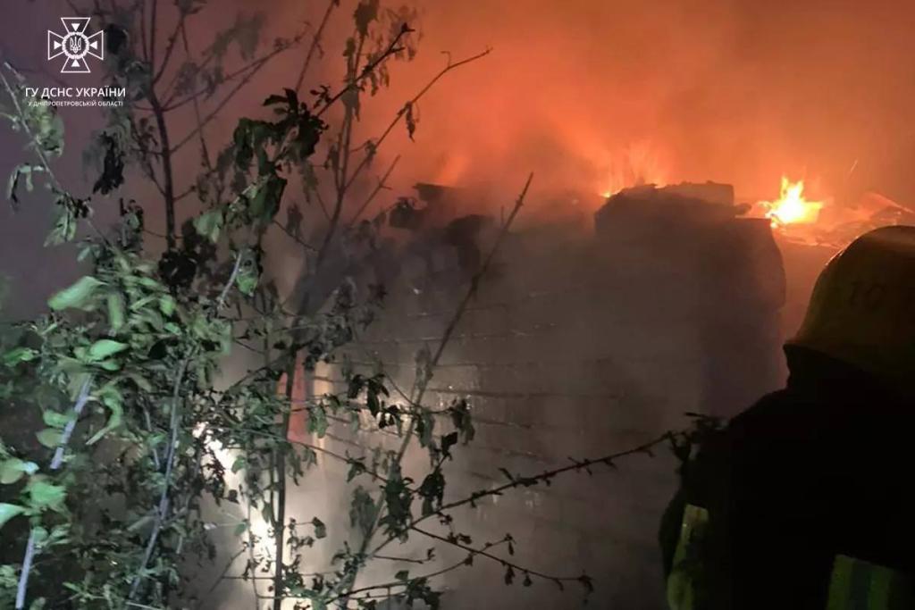 Новости Днепра про На Днепропетровщине ночью тушили масштабный пожар (ФОТО)