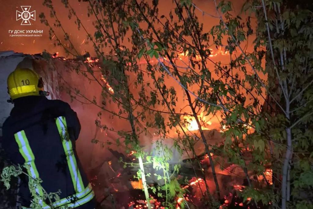 Новости Днепра про На Днепропетровщине ночью тушили масштабный пожар (ФОТО)