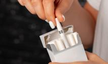 Цигарки з капсулою, IQOS і GLO: в Україні хочуть заборонити “смачні” сигарети