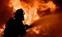 На Дніпропетровщині ДСНСники врятували жінку з вогню