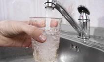 У пробах питної води, яку взяли в Дніпрі та області знайшли незначні відхилення