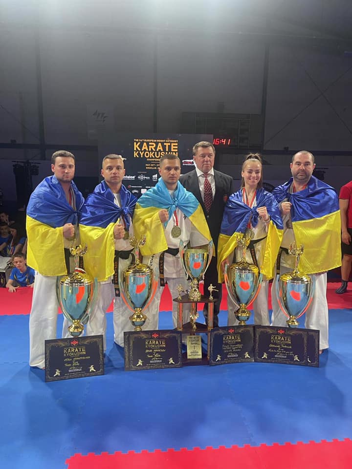 Новости Днепра про Каратисти Дніпропетровщини привезли 15 медалей з чемпіонату Європи