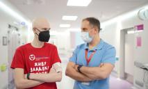 Впервые в Украине: молодому человеку из Днепропетровщины пересадили костный мозг от незнакомца