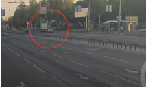 У Дніпрі на Запорізькому шосе зіткнулися фура та мікроавтобус: постраждала жінка