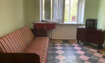 Як виглядає кімната за 1,9 тис грн в оренду у Дніпрі: меблі з 1970-х та квадратна плитка на підлозі (ФОТО)