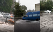 Люта злива: деякі вулиці Дніпра перетворилися на річки