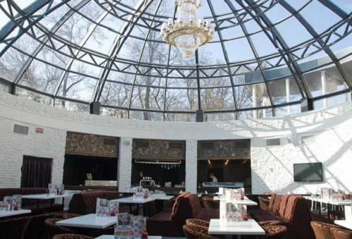 Новости Днепра про У Дніпрі біля парку Глоби продають відомий ресторан із купольним дахом (ФОТО)