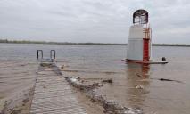 Що зараз відбувається на пляжах Дніпра, які затопило під час паводків