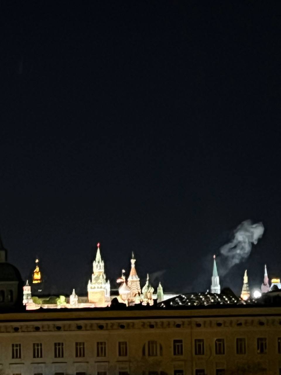 Новости Днепра про В сети появилось видео ночного удара БПЛА по Кремлю, РФ обвиняет Украину
