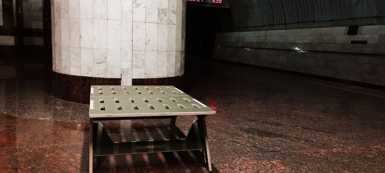 Новости Днепра про У Дніпрі в метро поставили ліжка: навіщо