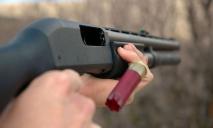 Нашли ружье во время прогулки: в Днепропетровской области 11-летний мальчик выстрелил в подругу