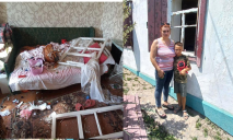Из-за ракетного удара по частному сектору Днепра пострадала семья переселенцев из Донецкой области: им нужна наша помощь