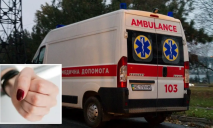 В Днепре пьяная женщина напала на фельдшеров скорой: душила и поцарапала шею