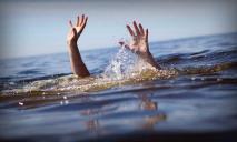 Пішов купатися та зник: на Дніпропетровщині у ставку втопився 16-річний хлопець