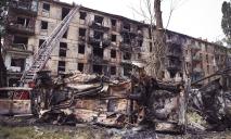 Вікна-привиди та згорілі авто: Лукашук показав, як виглядає будинок у Кривому Розі після ракетного удару