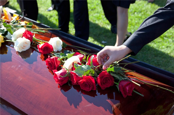 Новости Днепра про Какую помощь жители Днепра могут получить от государства на похороны родственников: куда обращаться