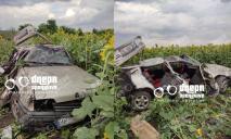 На трасі Дніпро-Кривий Ріг Opel під час руху злетів із дороги: водію стало зле
