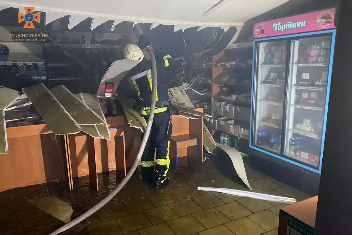 Новости Днепра про В Днепре ночью горели продуктовые магазины (ФОТО)