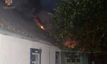 Під Дніпром через пожежу в будинку чоловік отруївся продуктами горіння: що відомо