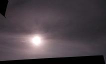 Над Днепром взошла голубая Луна: впечатляющие фото самого большого полнолуния года