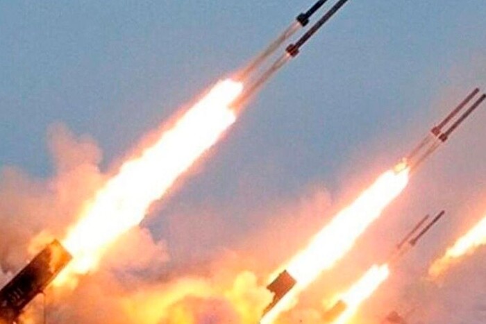Новости Днепра про Уночі росіяни атакували Україну 28 ракетами та 16 дронами: Залужний розповів, скільки цілей знищила ППО