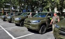 Автівки, тепловізори та комплектуючі: Дніпро доправив військовим чергову партію оснащення