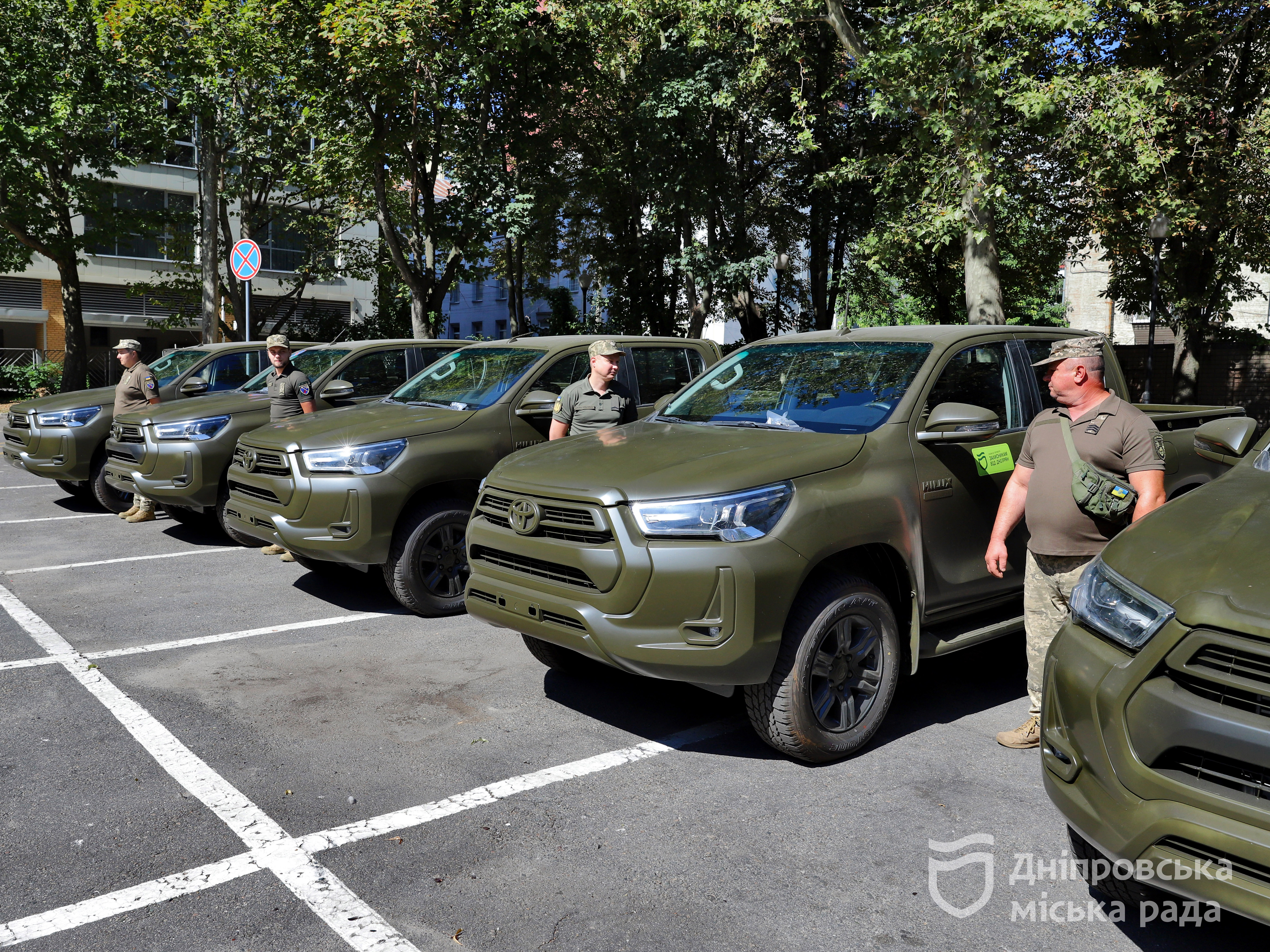 Новости Днепра про Автомобили, тепловизоры и комплектующие: Днепр доставил военным очередную партию оснащения