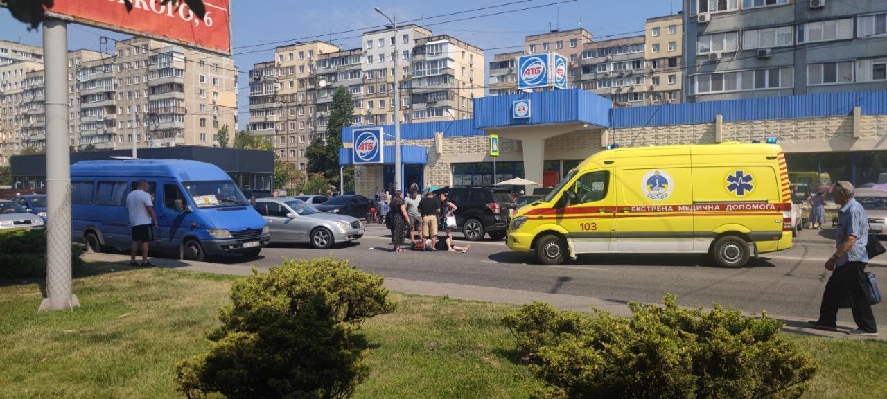 Новости Днепра про В Днепре на Солнечной Набережной сбили бабушку и 9-летнюю девочку: комментарий полиции