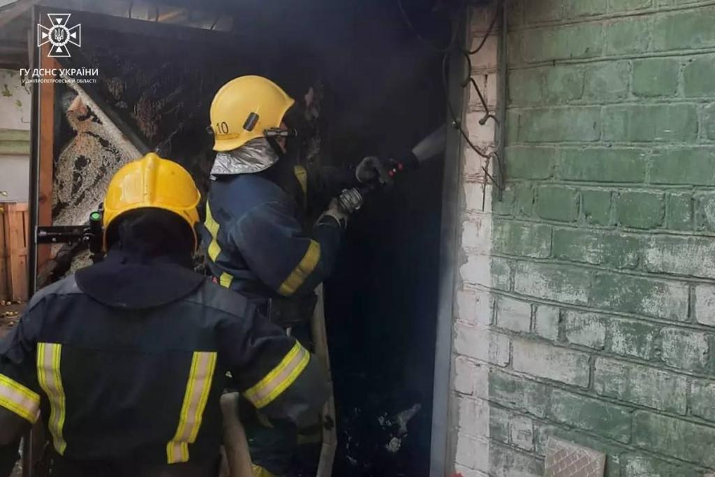 Новости Днепра про Пожар на Днепропетровщине: мужчина получил серьезные ожоги, пытаясь спасти имущество из огня