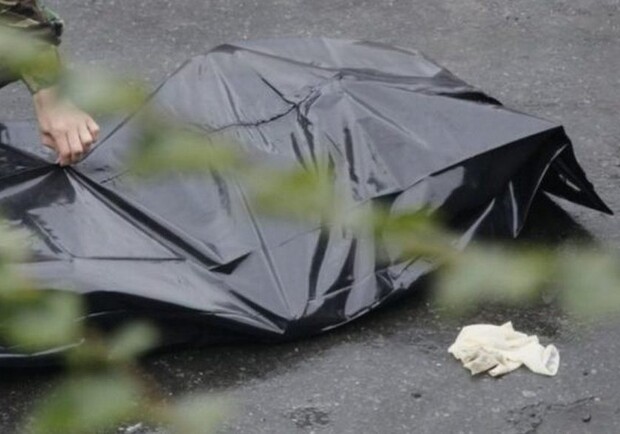 Новости Днепра про У Дніпрі на Пастера знайшли тіло чоловіка: поліція просить допомоги в упізнанні