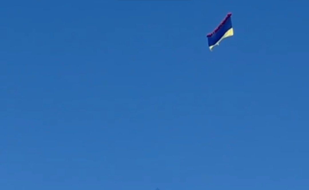 Новости Днепра про Над окупованим Донецьком літає український прапор (ВІДЕО)