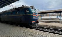 Популярний потяг, який курсує через Дніпро, змінив кінцеву зупинку: у чому річ