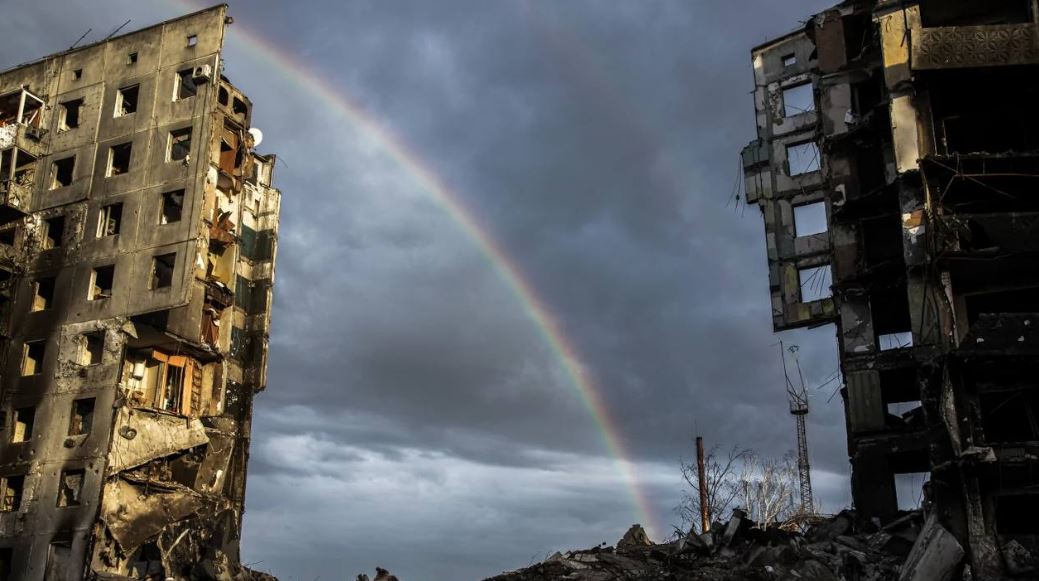 Новости Днепра про На місці знищеного ракетою під'їзду на Перемозі в Дніпрі встановлять 6-метровий монумент: як він виглядає