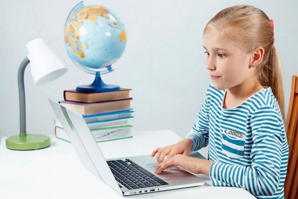 Новости Днепра про Школярі Дніпропетровщини можуть отримати ноутбук безкоштовно: подробиці