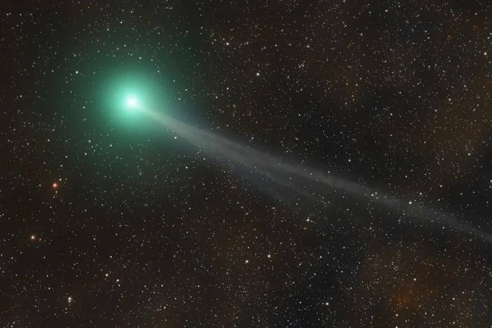 Новости Днепра про Мешканці Дніпра зможуть побачити комету, яка наближається до Землі раз на 437 років: коли саме