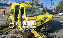 На Дніпропетровщині Mitsubishi протаранило швидку: є загиблий